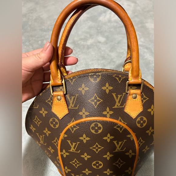 LV Ellipse MM 💕🤎 - Picture 4 of 15